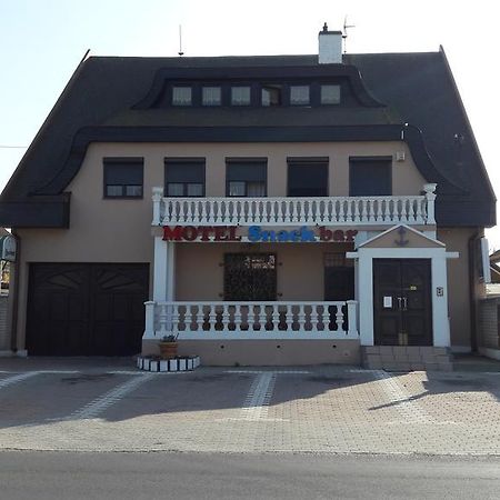 Motel Kotva Ivanka pri Dunaji Esterno foto