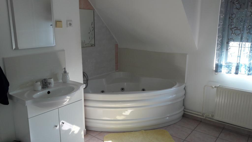 Motel Kotva Ivanka pri Dunaji Esterno foto
