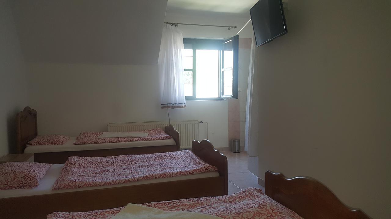 Motel Kotva Ivanka pri Dunaji Esterno foto