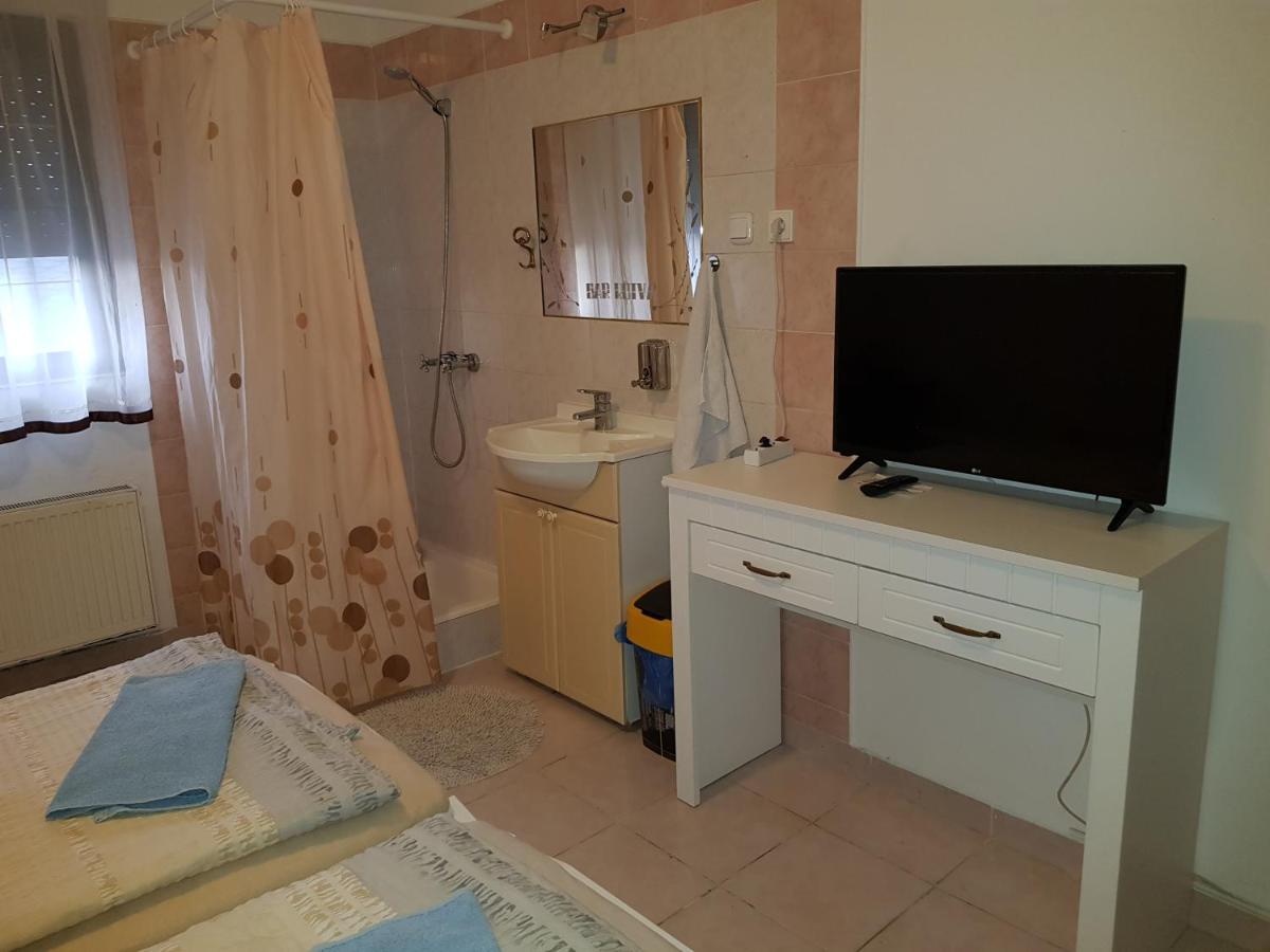Motel Kotva Ivanka pri Dunaji Esterno foto
