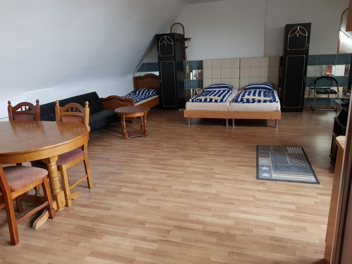 Motel Kotva Ivanka pri Dunaji Esterno foto
