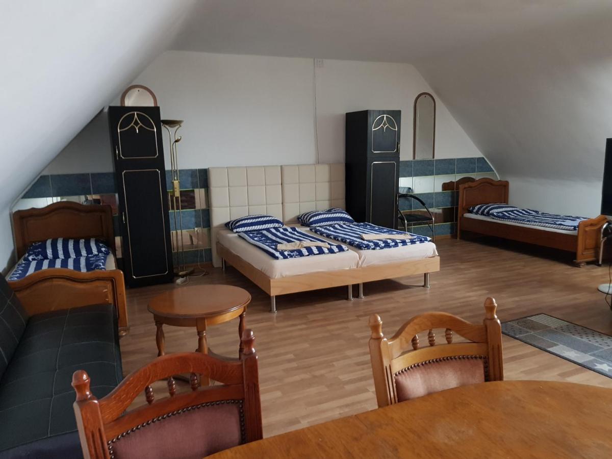 Motel Kotva Ivanka pri Dunaji Esterno foto