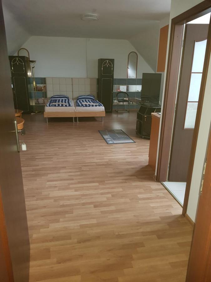 Motel Kotva Ivanka pri Dunaji Esterno foto